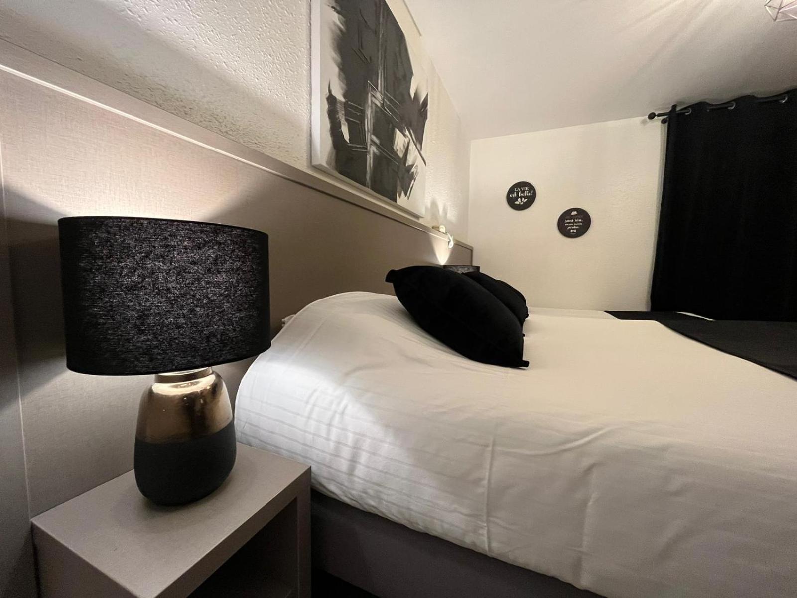 Cit'Hotel Le Cheval Blanc Cognac Centre מראה חיצוני תמונה